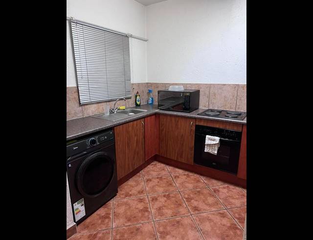 2 BEDROOM APARTMENT FOR SALE IN WATERVAL EAST